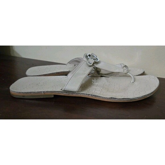 Guess T-Strap Thong Sandals Flip Flops Flats Beige Cream Tan Logos Womens Size 7 - Picture 5 of 10